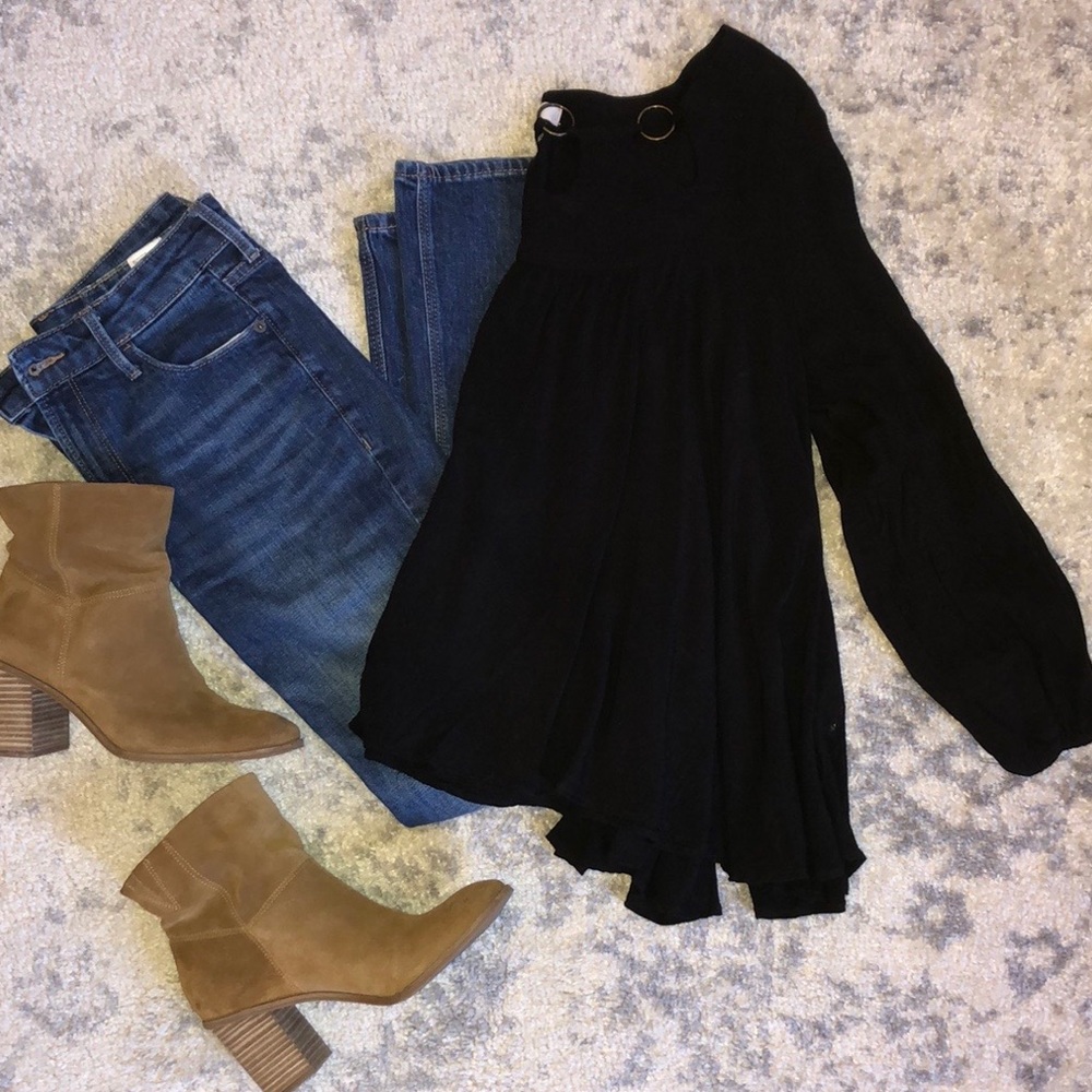 Entro Top with Cut-out Neck Detail size S